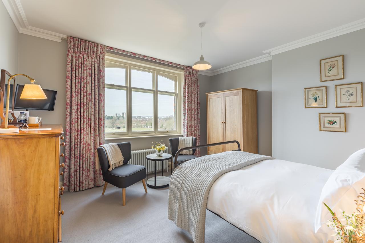 Lawn House Hotel Hatfield  Ngoại thất bức ảnh